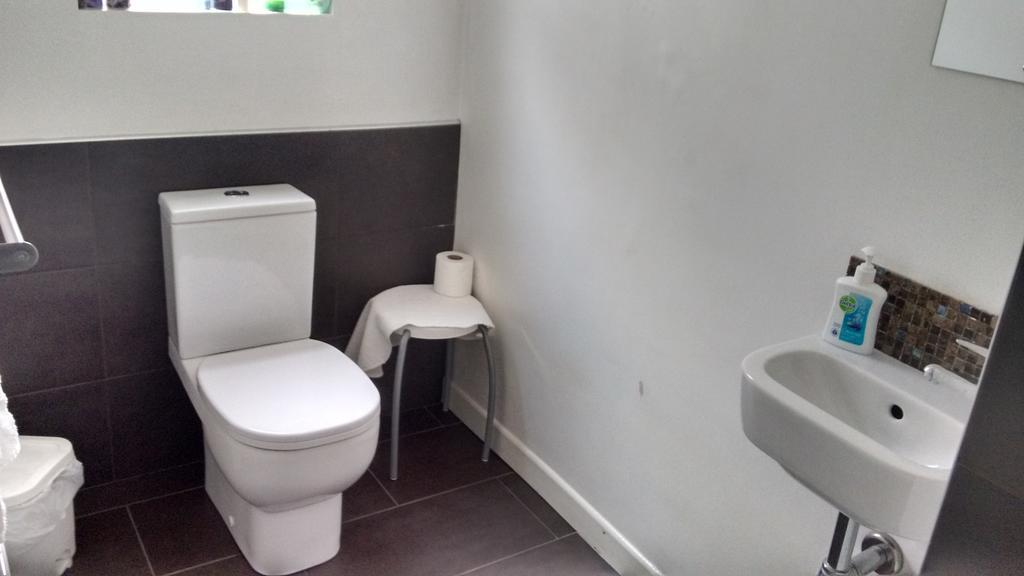 Fairman House Backpackers Panzió Londonderry Kültér fotó