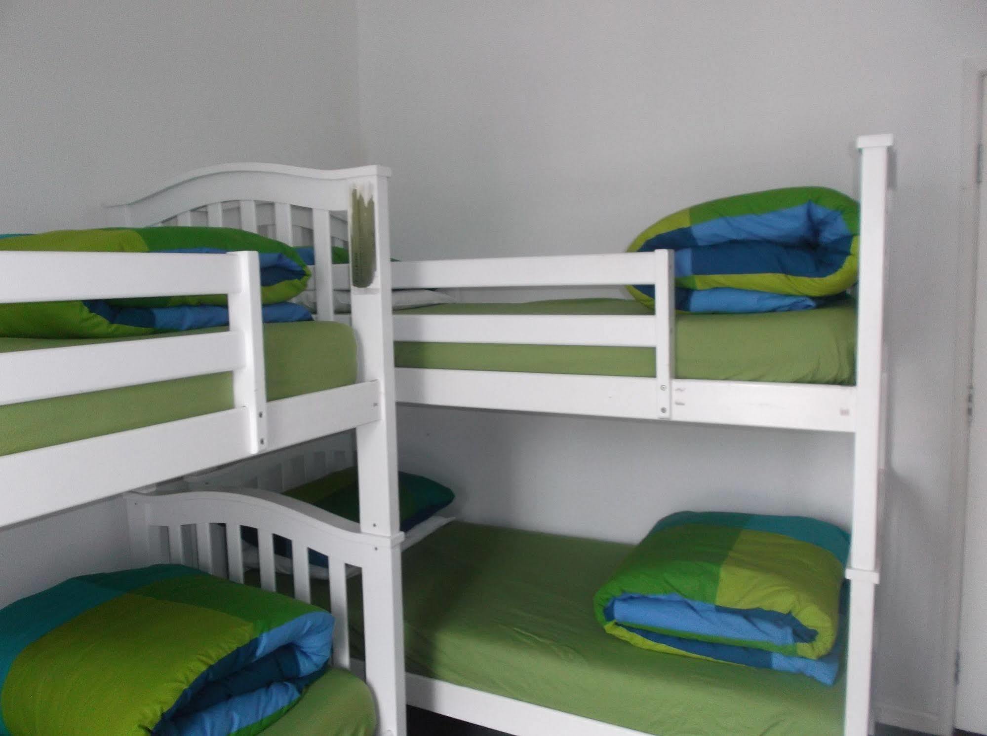 Fairman House Backpackers Panzió Londonderry Kültér fotó