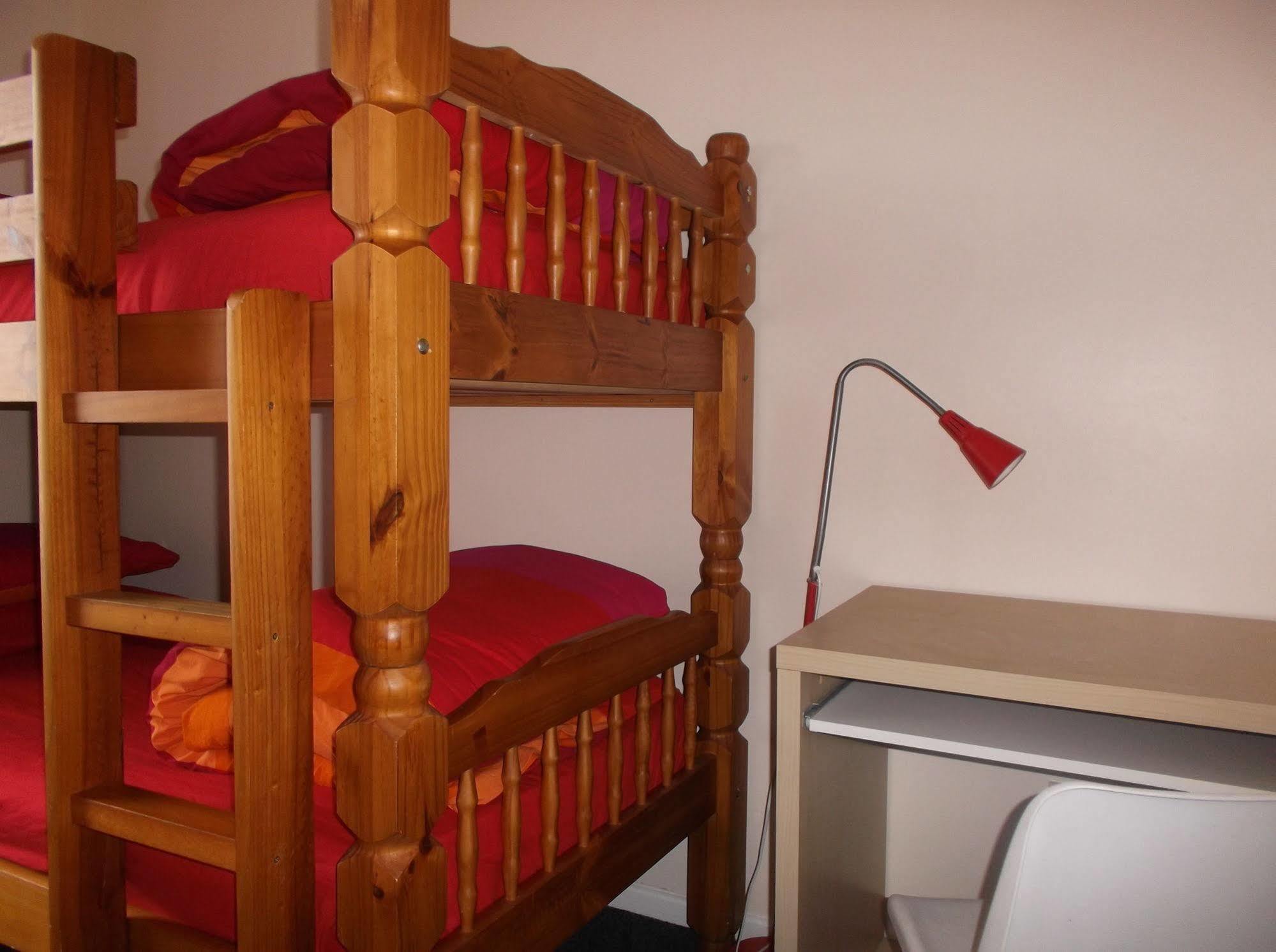Fairman House Backpackers Panzió Londonderry Kültér fotó